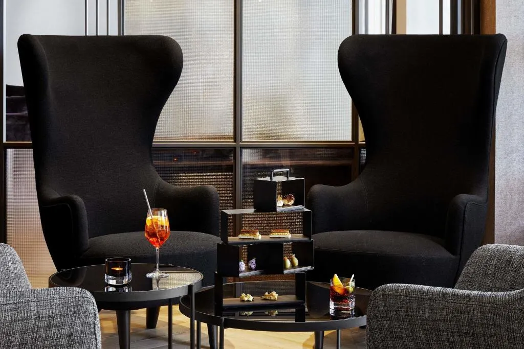Bar, Hotel Arts, Barcelona