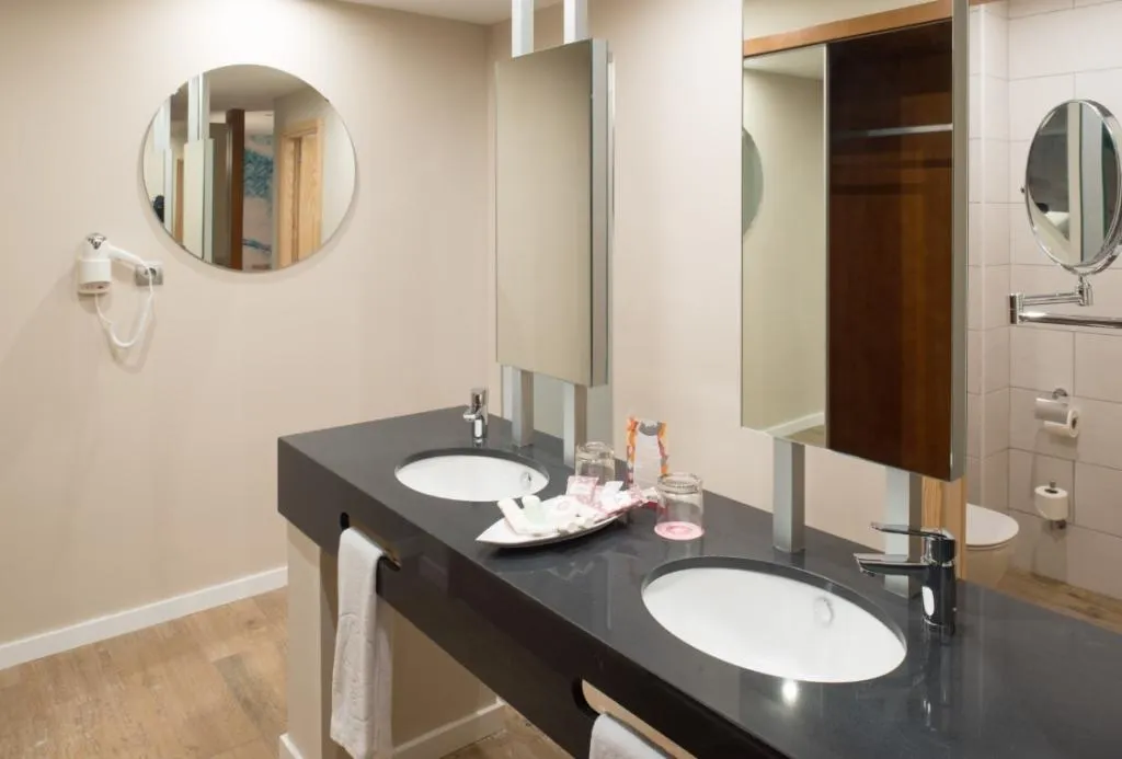 SUITE CAPACITY 3 TWO BEDROOMS Room, Costa Calero Thalasso& Spa, Lanzarote