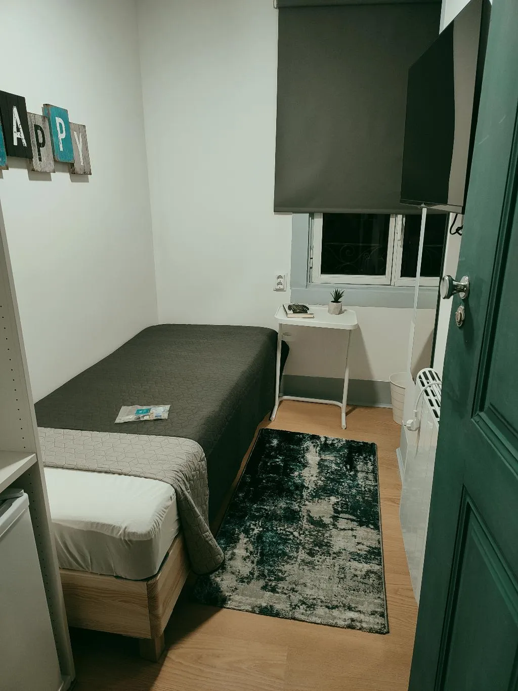 SINGLE ECONOMY WITH SHARED BATHROOM Room, Vila Santa Cruz Guest House, Porto