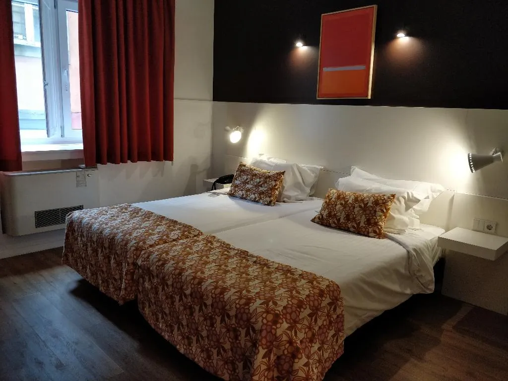 SINGLE STANDARD Room, Grande Hotel do Porto, Porto