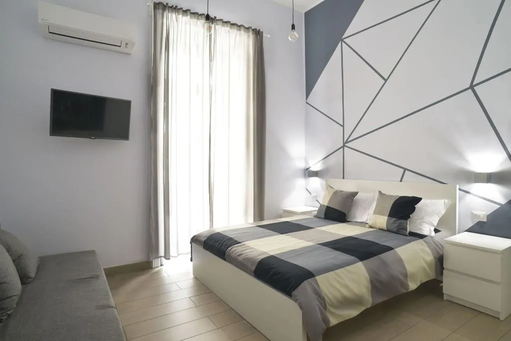 Room, B B Emme21, Naples