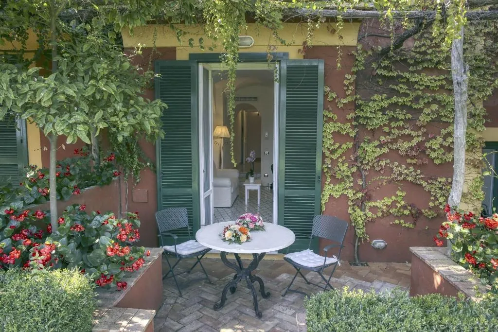 Terrace, Hotel Palazzo Confalone, Naples