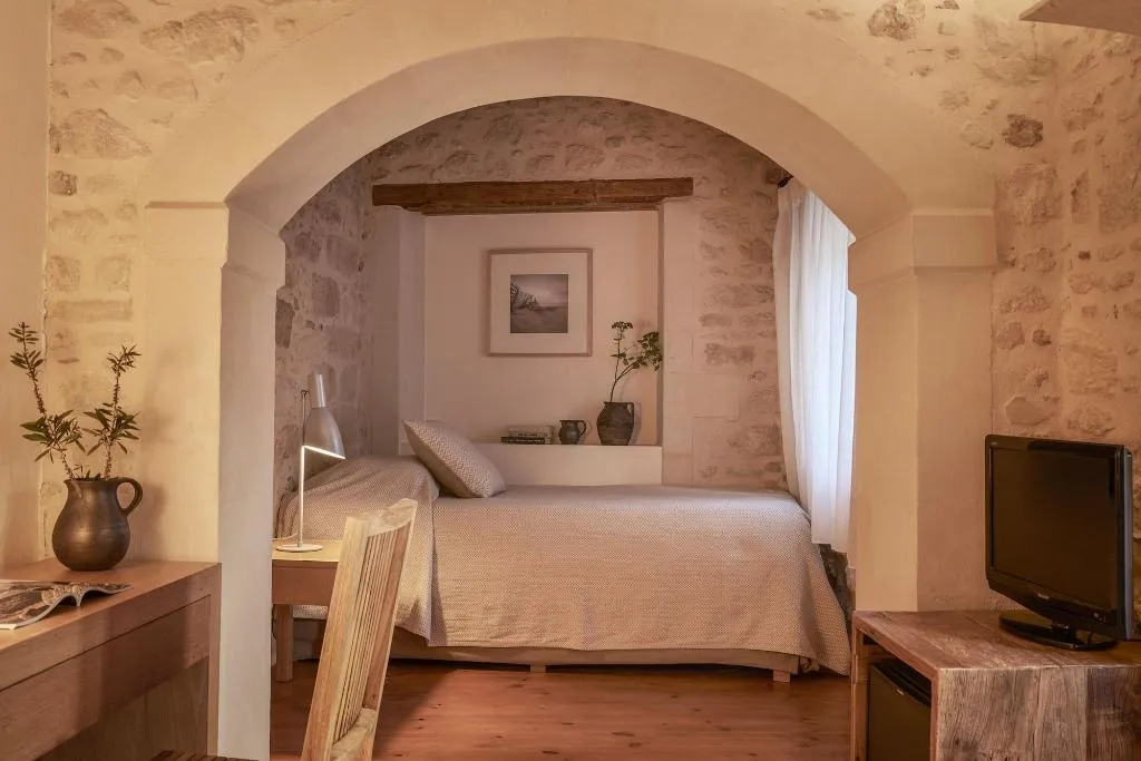 Room, Kapsaliana Village Hotel, Crete