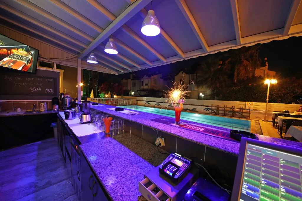 Bar, Club Ako Apart, Dalaman