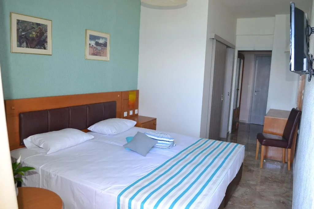 Room, Sunset Beach Hotel, Crete