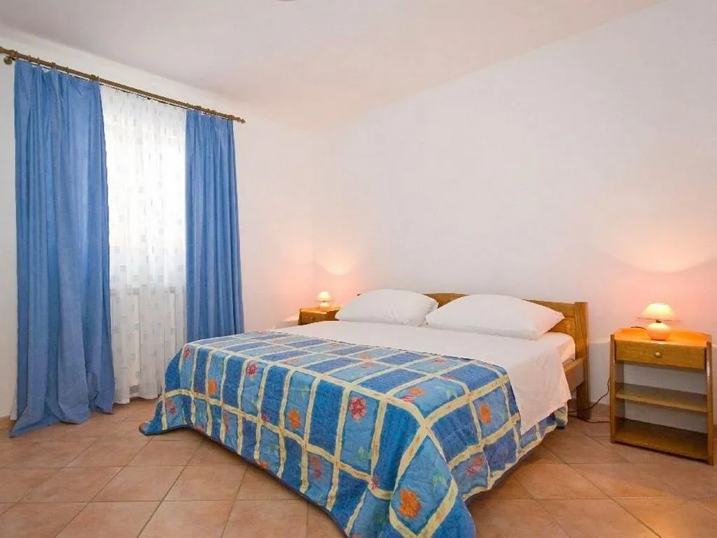 APARTMENT CAPACITY 4 Room, Apartments Valentin Vrsar, Istria