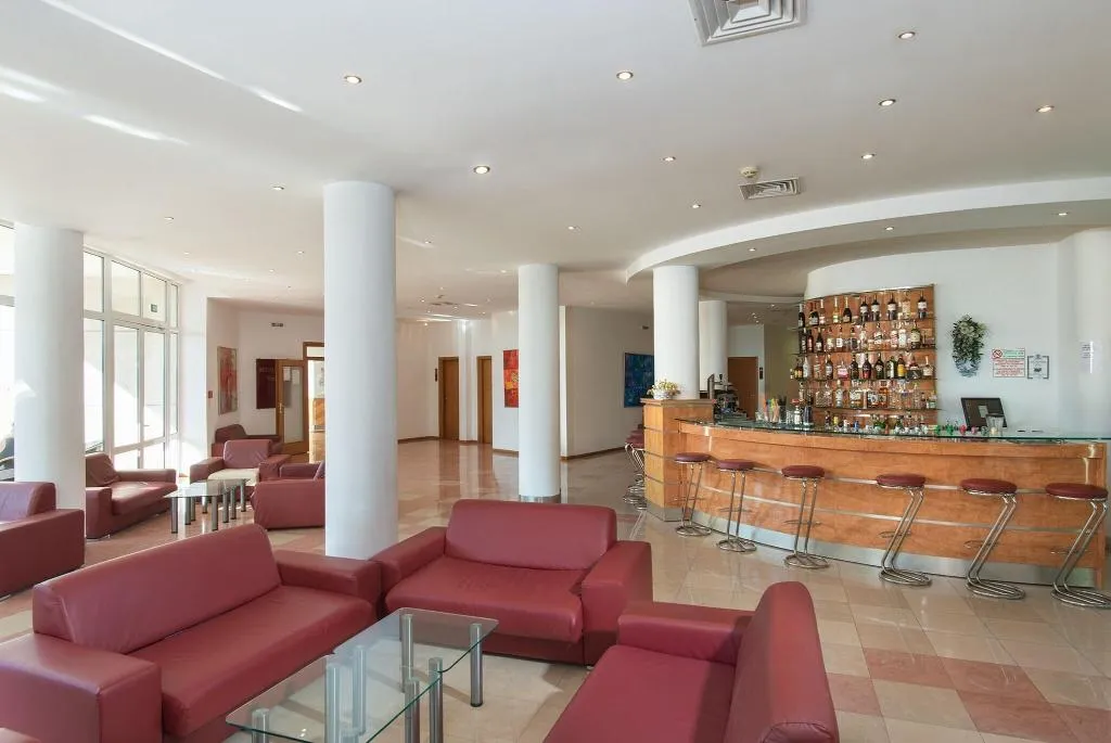 Bar, Fenix, Bourgas