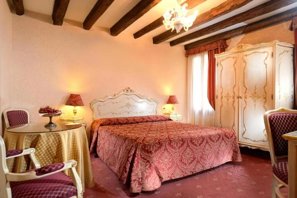 Double or Twin CLASSIC Room, Ambassador Tre Rose, Venice