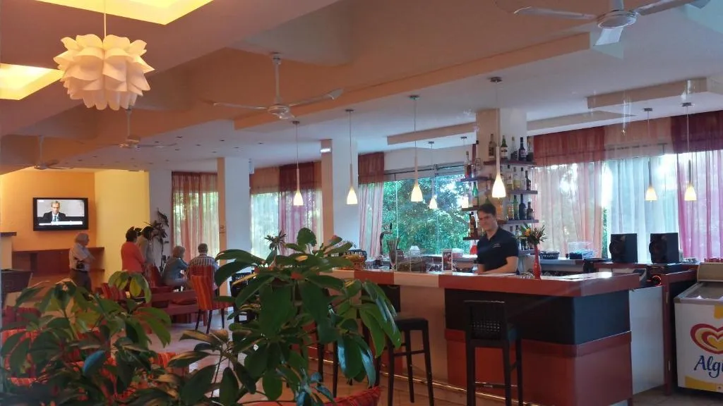 Bar, Ipsos Beach, Corfu