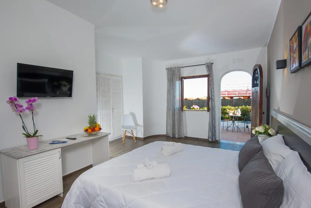 BUNGALOW WITH TERRACE Room, Baia D'Oro Hotel, Catania