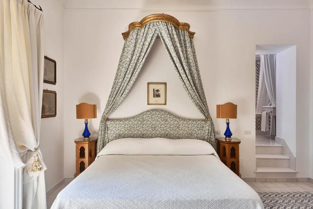 DOUBLE SUPERIOR SEA VIEW Room, Le Sirenuse, Naples