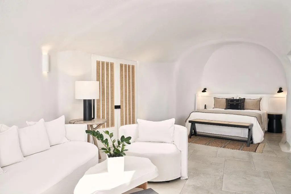 SUITE WITH VIEWS Room, Charisma Suites, Santorini