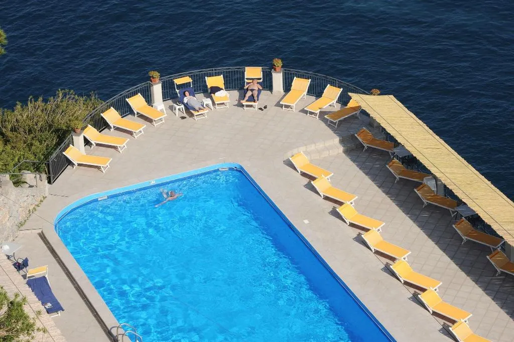 Pool, Belvedere, Naples