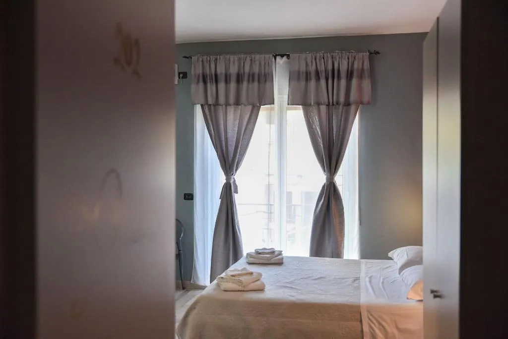 Room, Mirosa Bed And Breakfast, Naples