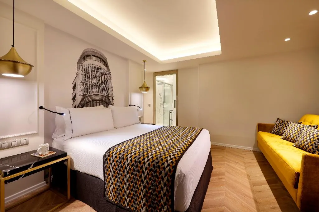 FAMILY ROOM STANDARD Room, Eurostars Madrid Gran Via, Madrid