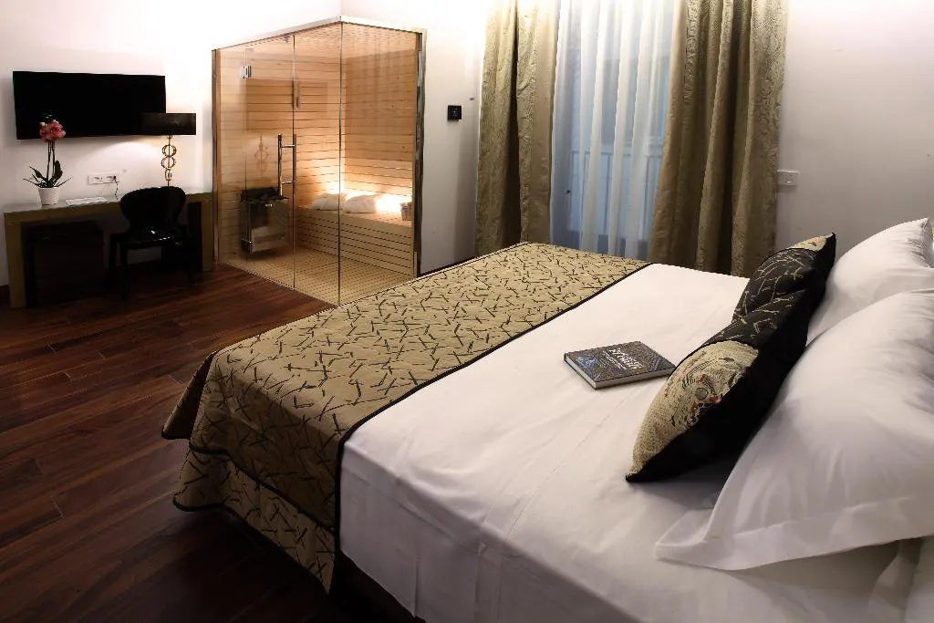 SUITE EXECUTIVE TWO BEDROOMS Room, Palazzo Cartari, Palermo