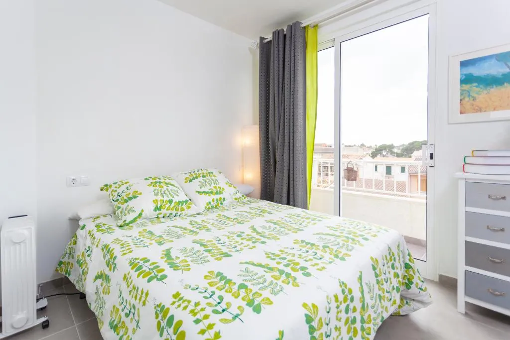 APARTMENT SEA VIEW TWO BEDROOMS Room, Yourhouse Monges, Majorca