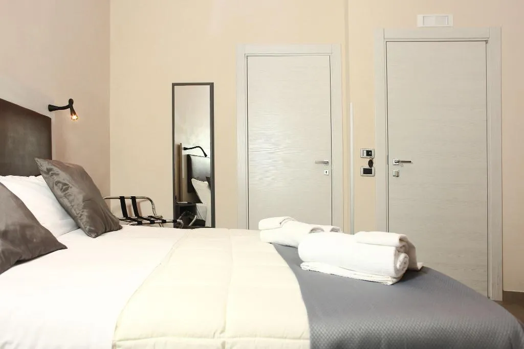 Room, Albergo Maccotta, Palermo