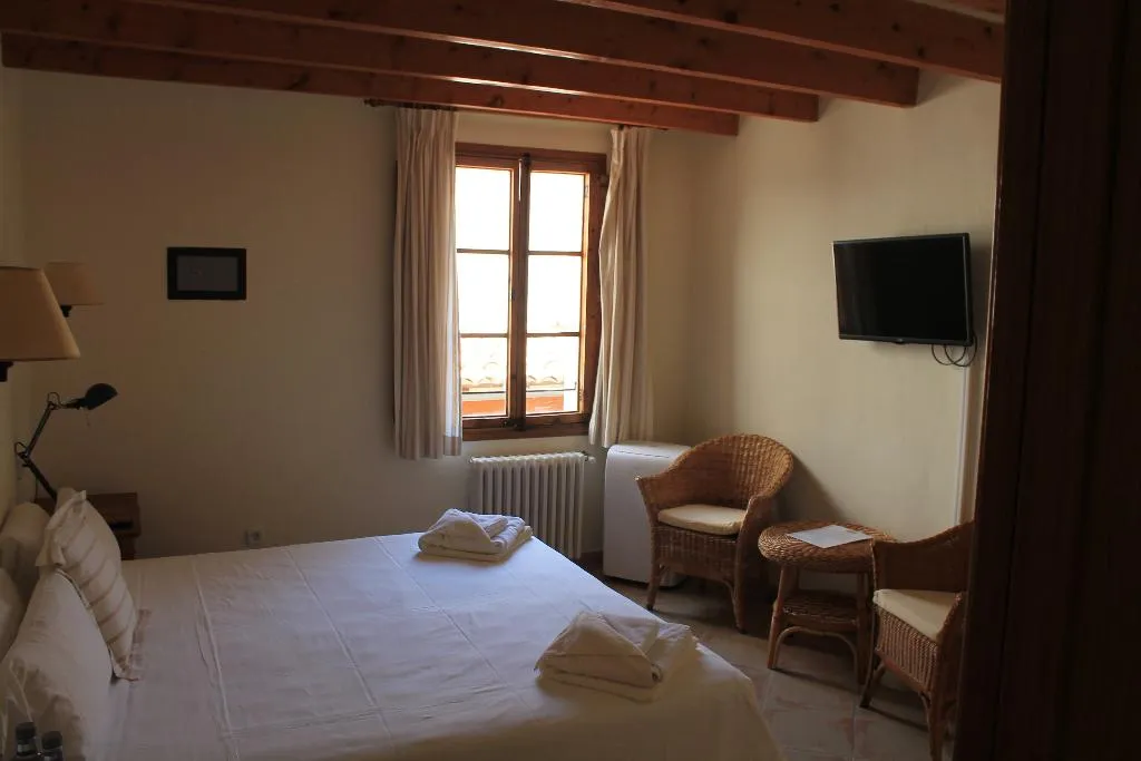DOUBLE STANDARD Room, Nou Dalt Muntanya, Majorca