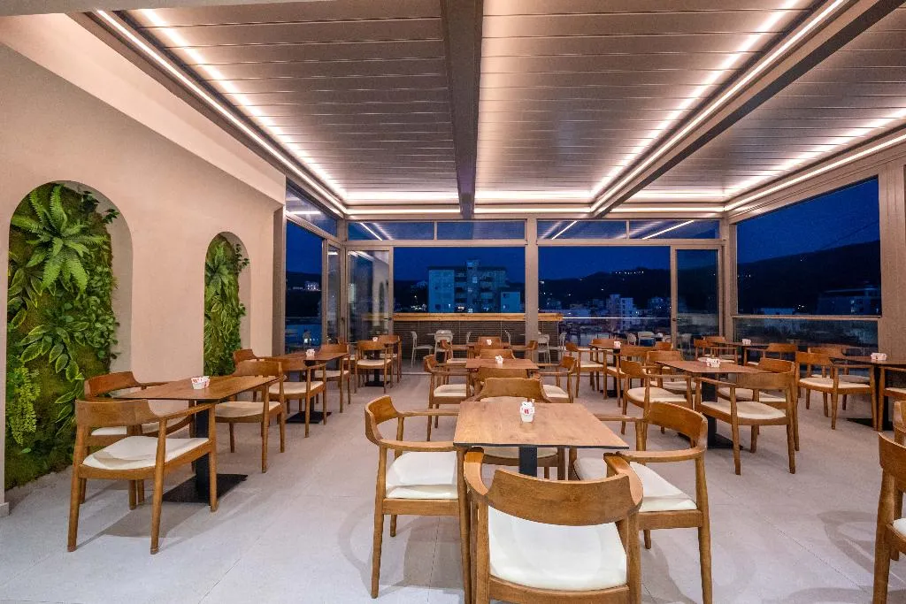 Bar, Sasso Hotel, Kavaje