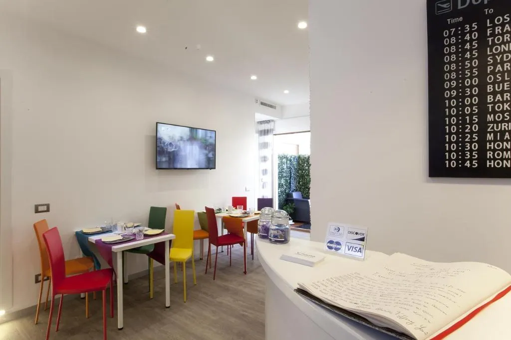 Lobby, Vhome, Naples