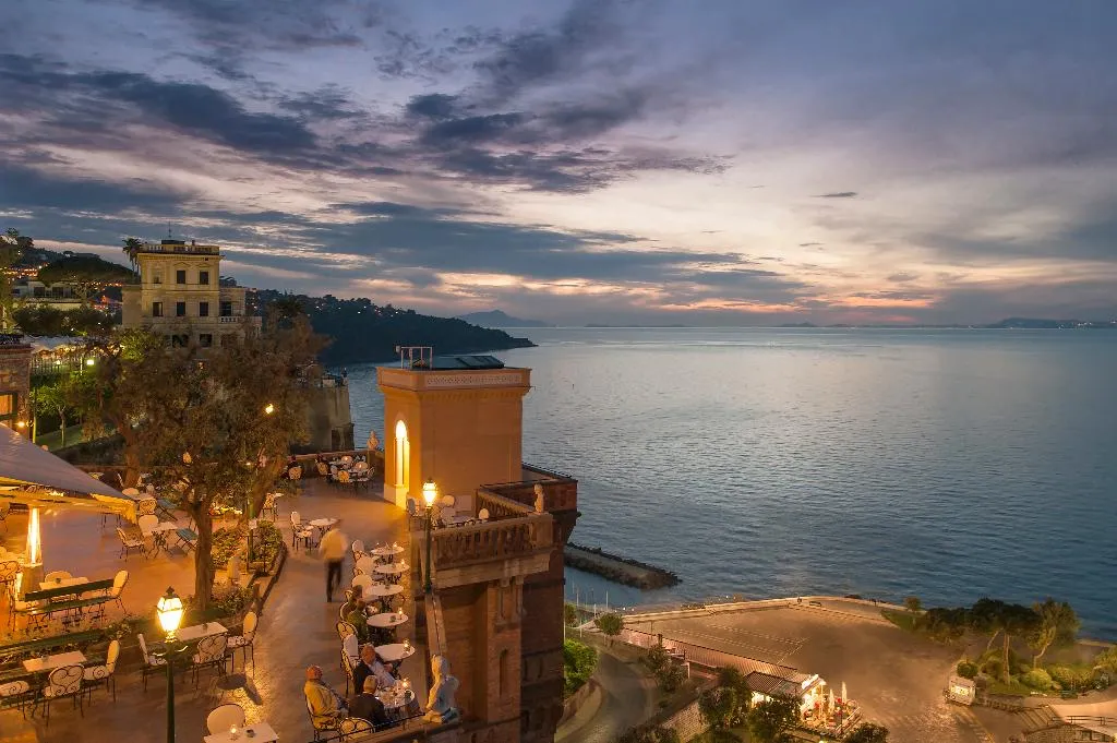Terrace, Grand Hotel Excelsior Vittoria Spa, Naples