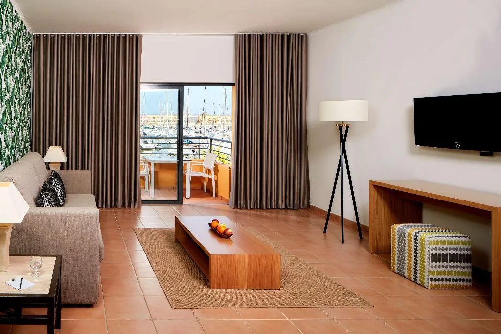 APARTMENT WITH TERRACE Room, NH Marina Portimão Resort, Algarve