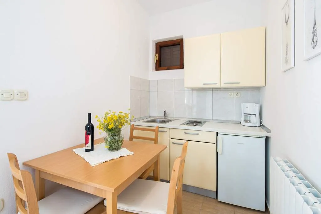 APARTMENT WITH TERRACE Room, Pansion Marjan, Split