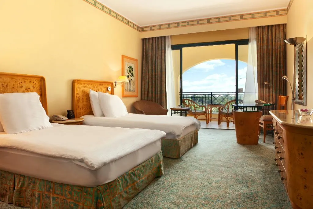 TWIN STANDARD Room, Hilton Pyramids Golf, Cairo