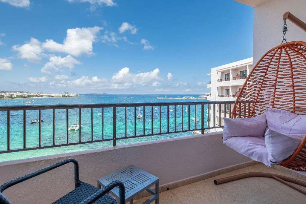 DOUBLE DELUXE SEA VIEW Room, NYX Hotel Ibiza - Adults only, Ibiza