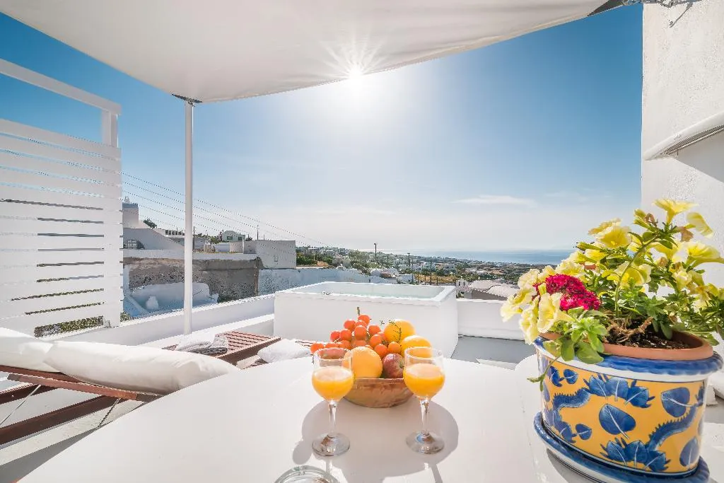 SUITE HONEYMOON Room, Fava Eco Suites, Santorini