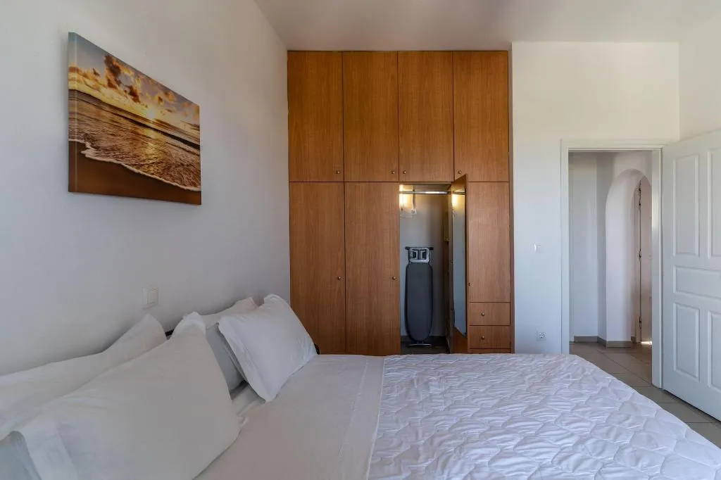 Room, Ampelos Executive Houses, Santorini