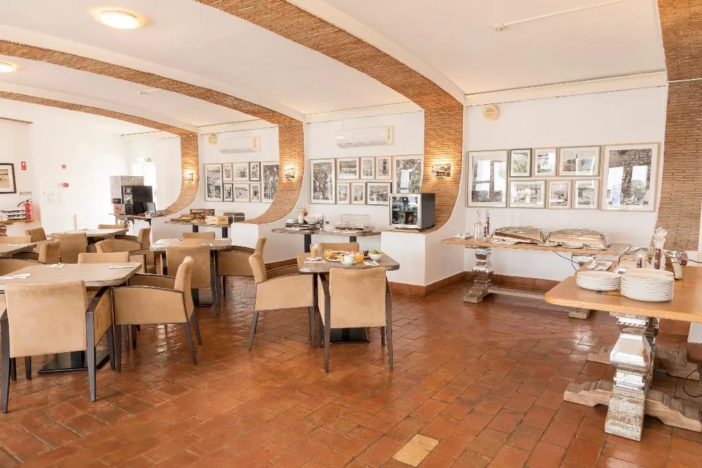 Restaurant, Carvoeiro Plaza, Algarve