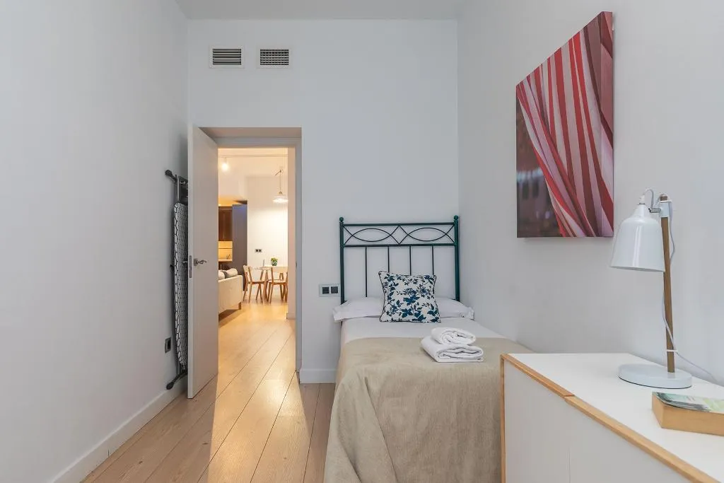 APARTMENT TWO BEDROOMS Room, Holiday Rentals Tempa Museo, Seville