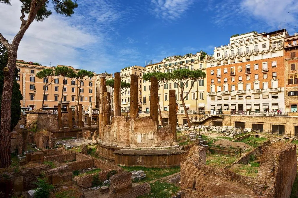 General view, Freedom Traveller, Naples