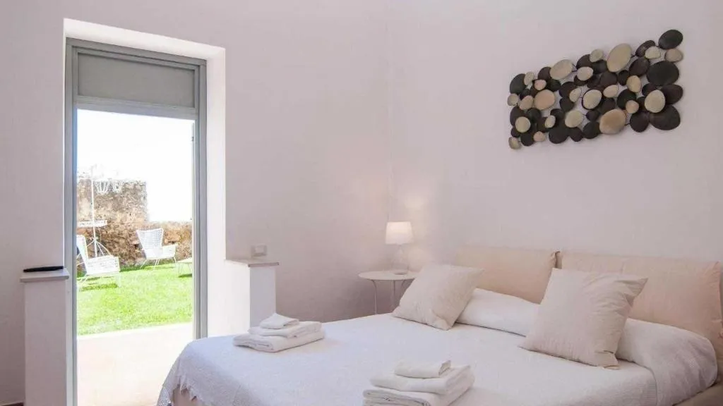 Room, Intalloi, Catania