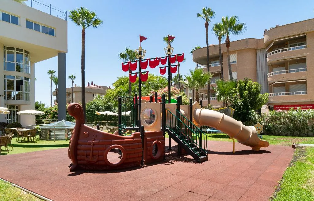 Sports and Entertainment, Medplaya Pez Espada, Costa Del Sol