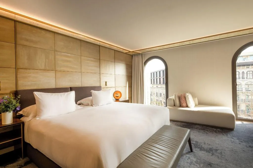 JUNIOR SUITE KING SIZE BED Room, Almanac Barcelona, Barcelona