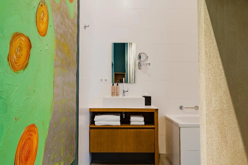 JUNIOR SUITE STANDARD Room, Hotel De Hallen, Amsterdam