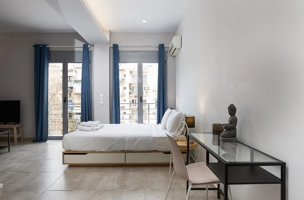 TRIPLE WITH BALCONY Room, Omnia Pagrati Apartments, Athens