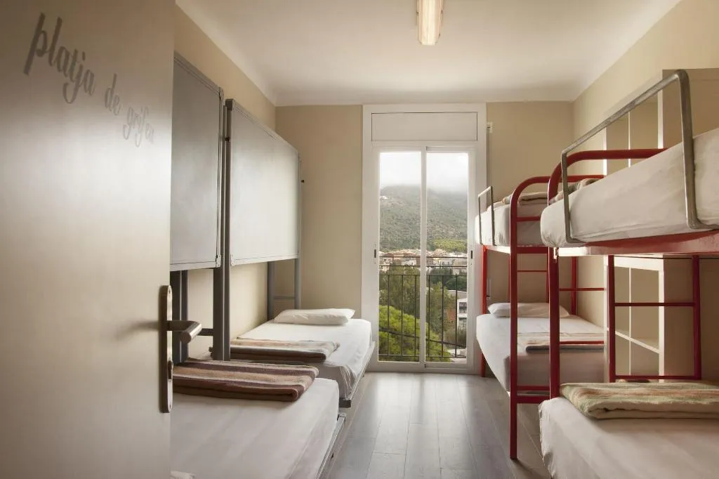 Room, Alberg Costa Brava, Costa Brava