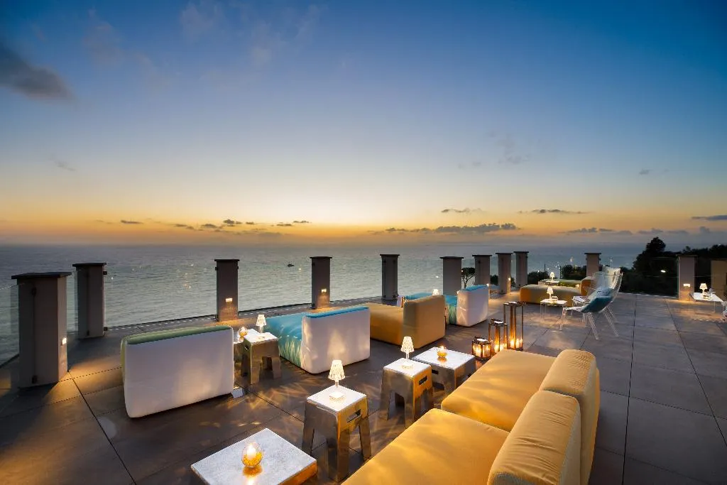 Bar, Villa Fiorella Art Hotel, Naples