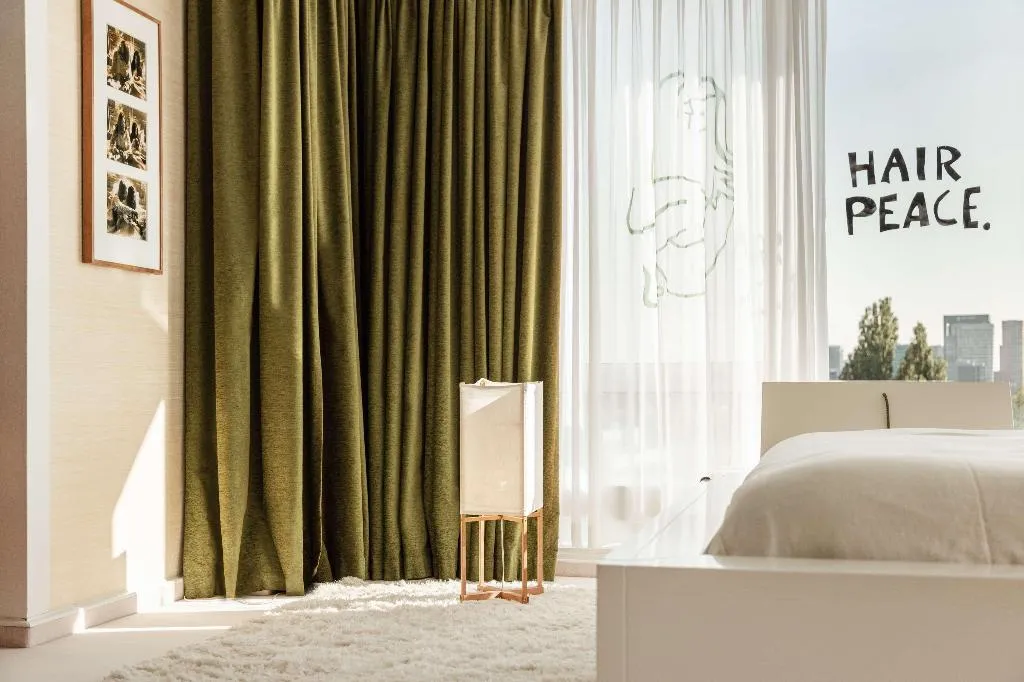 Room, Hilton Amsterdam, Amsterdam