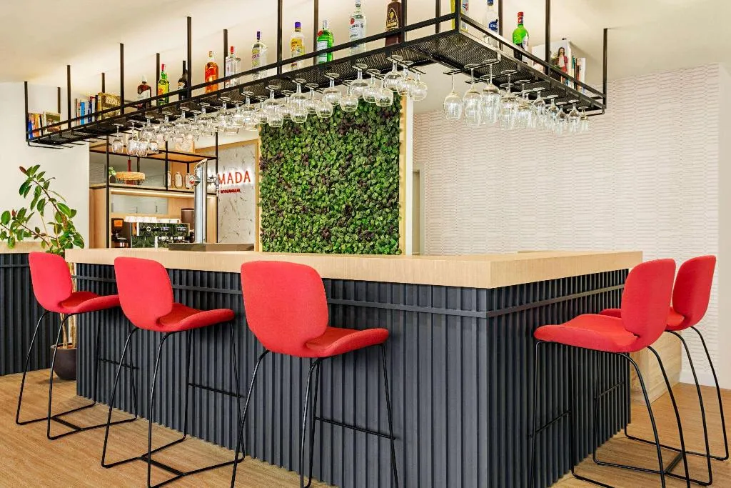 Bar, Ramada by Wyndham Madrid Tres Cantos, Madrid