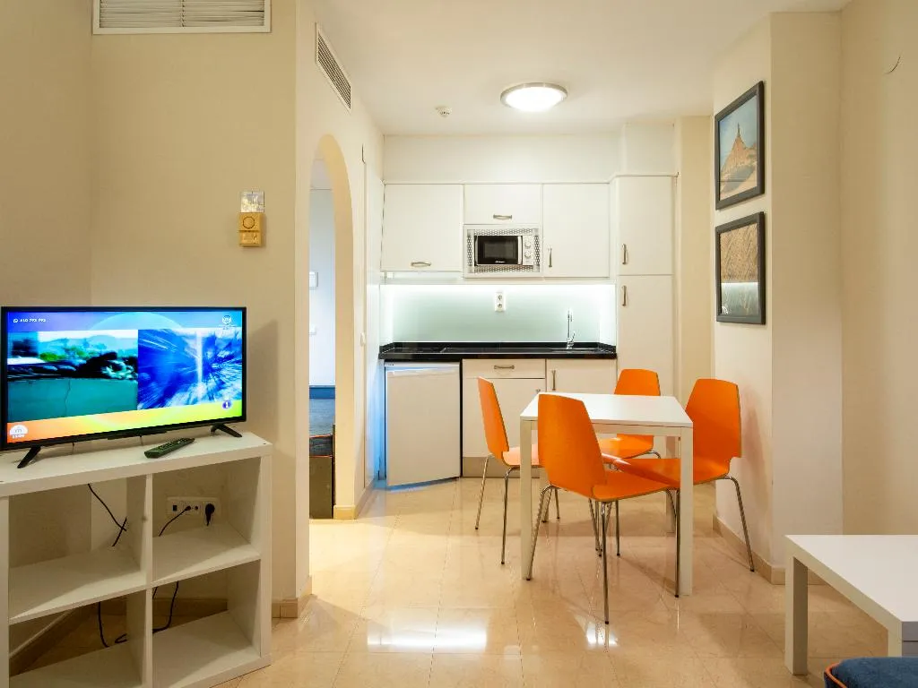 APARTMENT CAPACITY 4 ONE BEDROOM Room, Fuengirola Beach, Costa Del Sol