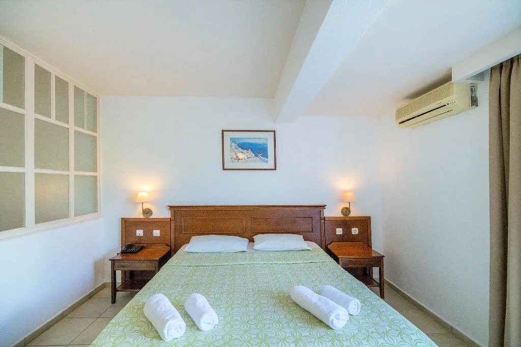 FAMILY ROOM GARDEN VIEW Room, Semiramis Village, Crete