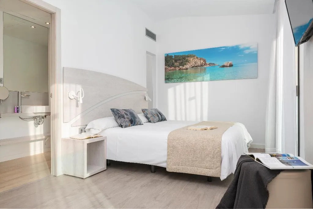 Double or Twin STANDARD Room, Llaut Boutique Hotel, Majorca
