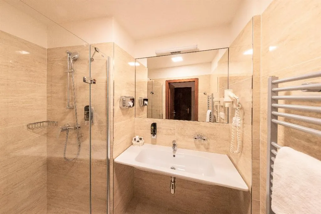 Room, Hotel Meteor Plaza Prague, Prague