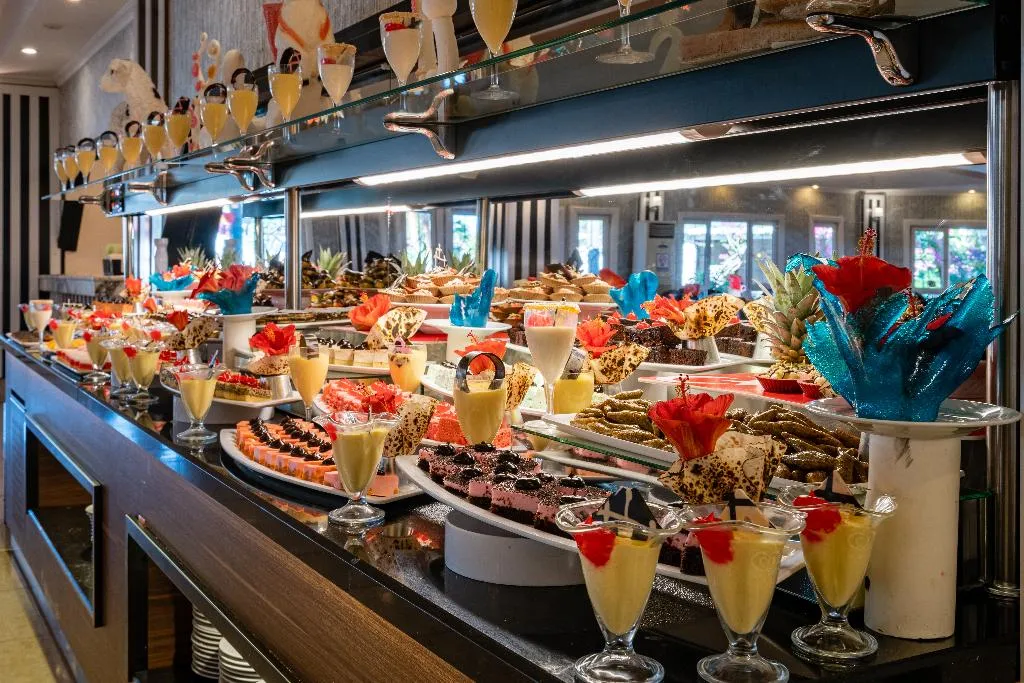 Restaurant, The Garden Beach Hotel, Antalya