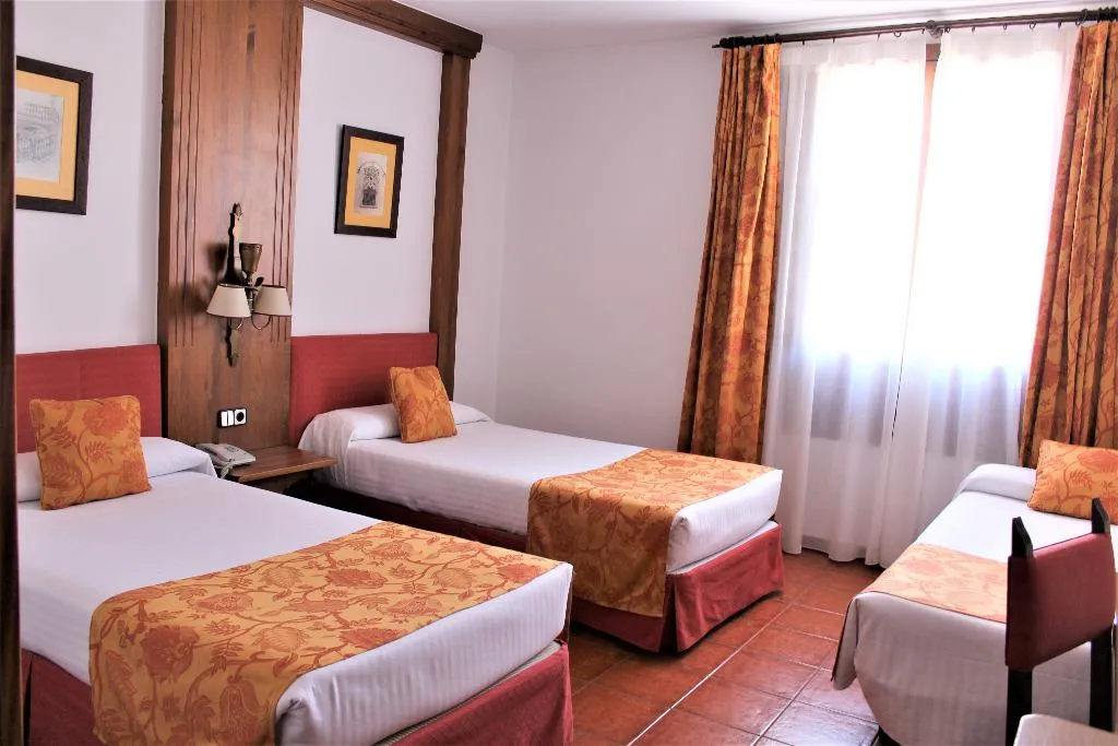 TRIPLE STANDARD Room, El Bedel, Madrid